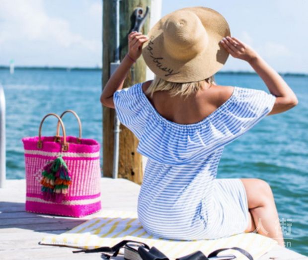 美裙&草帽，海边度假的经典组合
